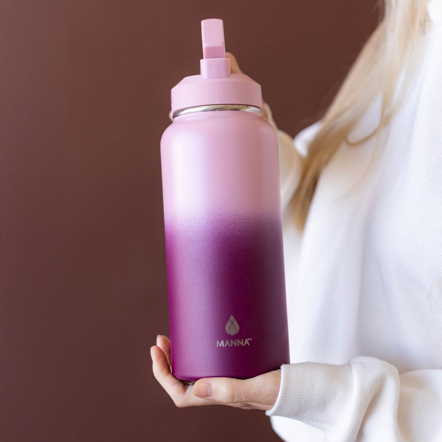 32-oz-powel-bottle-b9 32_Manna_Website_Lifestyles-2.jpg